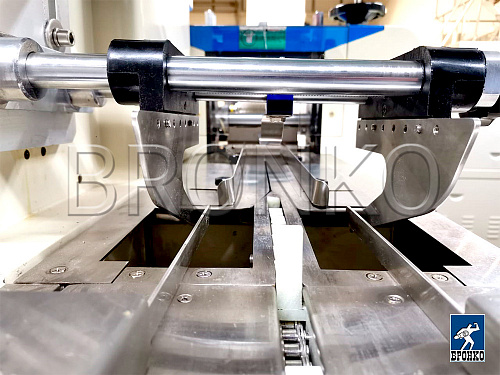 Bronkomatic-320D-Servo1. Горизонтально-упаковочная машина  фото 8