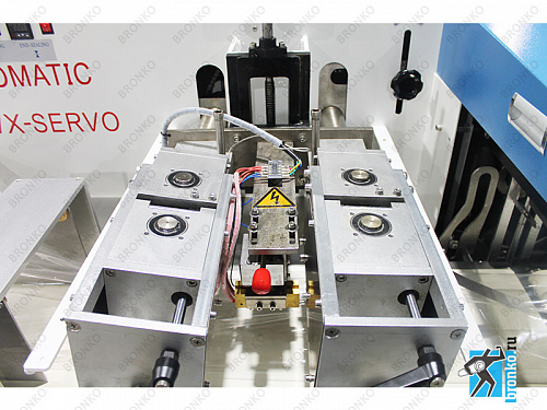 Bronkomatic-700WXSE. Сервоприводная горизонтально-упаковочная машина с губками сопровождения               фото 6
