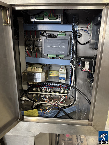 Bronkomatic-400W. Автоматическая упаковочная машина. Пакет подушка с весовым 4-линейным дозатором  фото 8